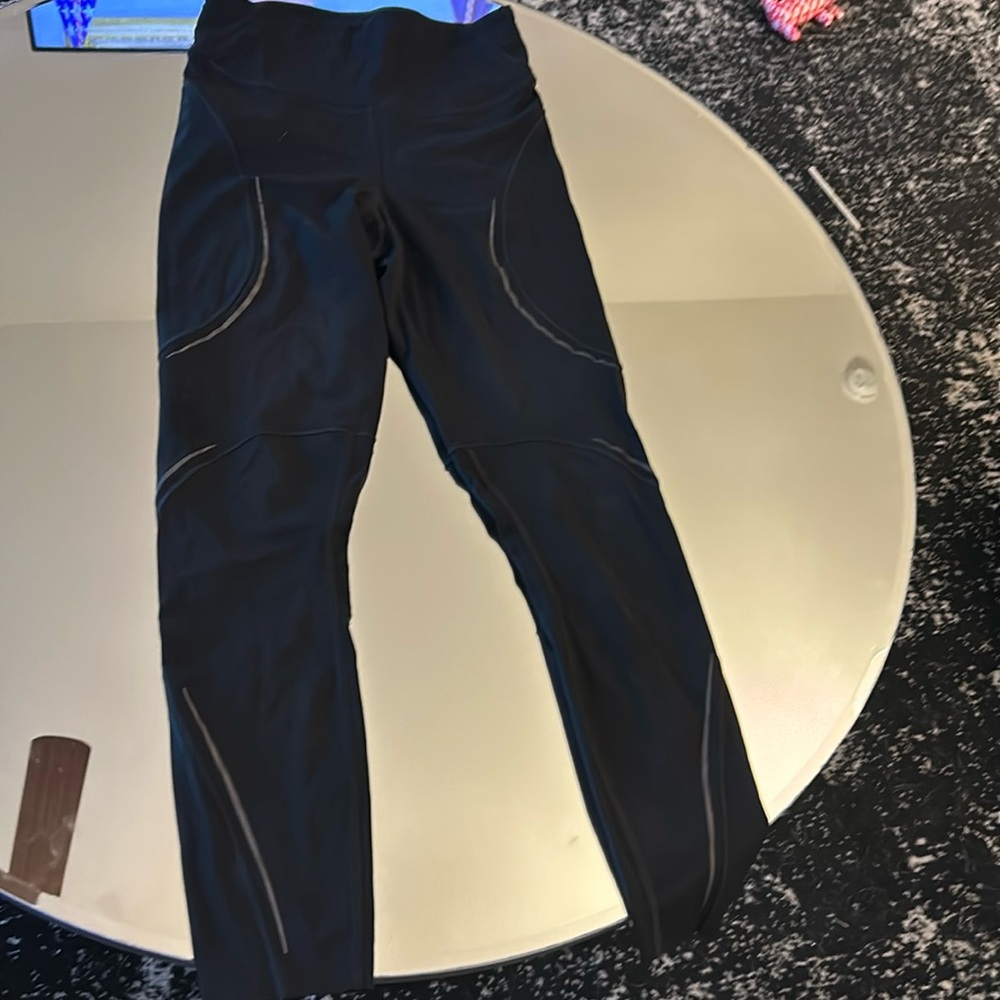 Lululemon Base Pace Black reflective high waisted tight/legging